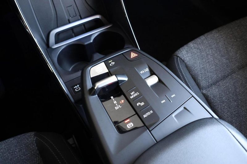 BMW Řada 2 218i Active Tourer - fotka 10 z 23