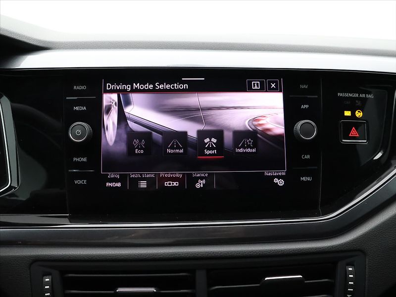 Volkswagen Polo 2,0 GTI 147kW DSG Virtual DPH - fotka 24 z 33