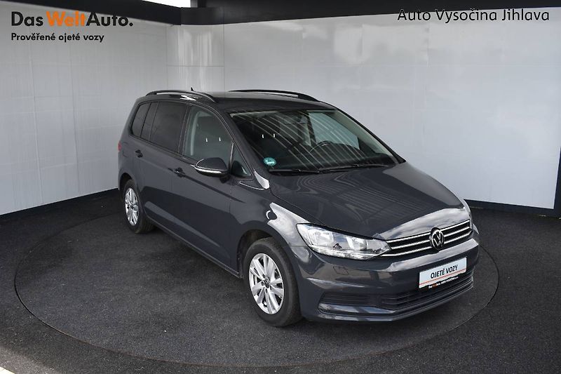 Volkswagen Touran (2022) 1.5TSI 110kW DSG,7 míst - fotka 6 z 20