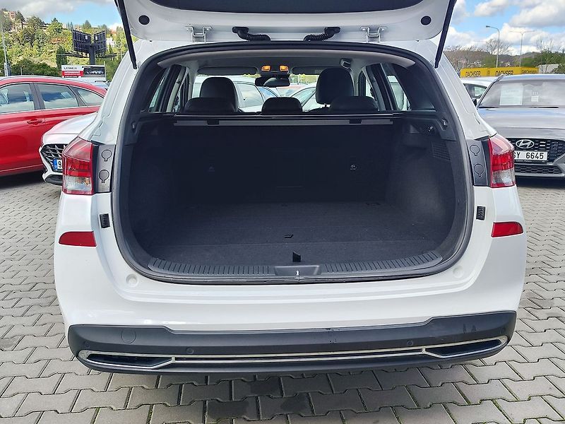 Hyundai i30 1.5 T-GDI/117kW Style Premium - fotka 9 z 36