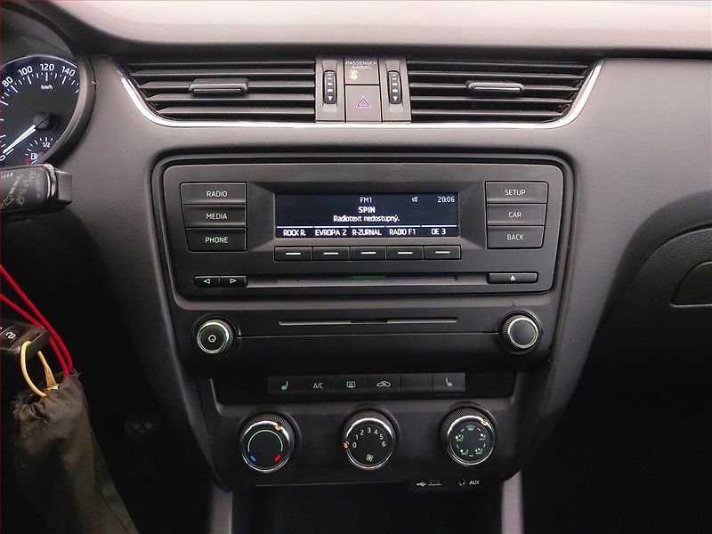 Škoda Octavia (2013) Ambition 2.0 TDI, Serv.kniha - fotka 12 z 16