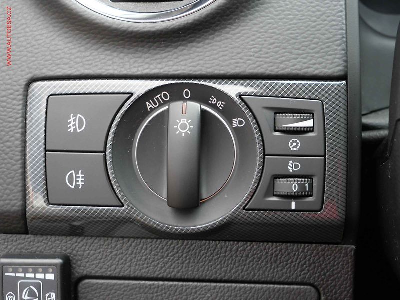 Opel Antara (2011) 2.4 16V - fotka 12 z 20