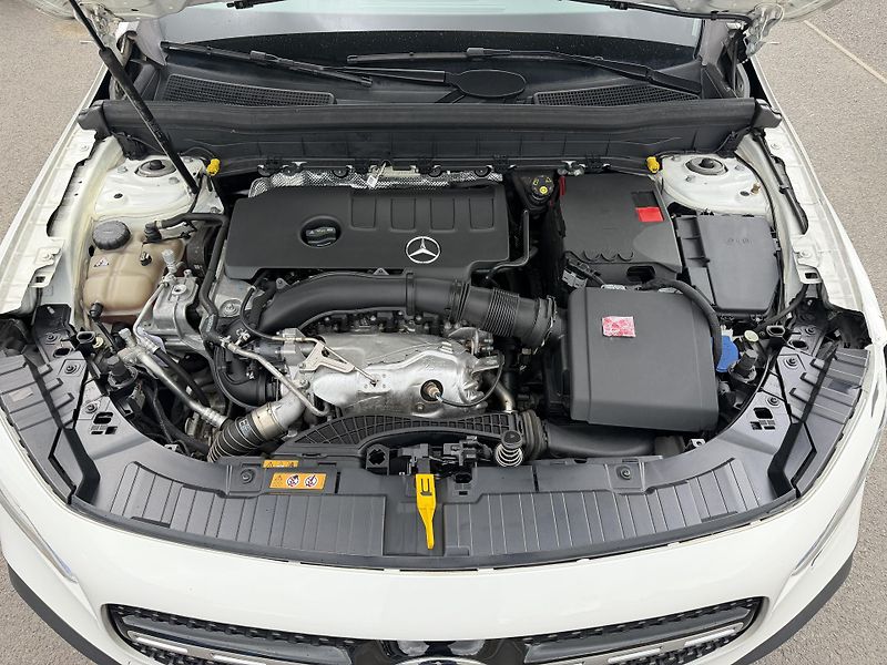 Mercedes-Benz GLB 250 165kW 4MATIC AMG LINE  - fotka 10 z 25