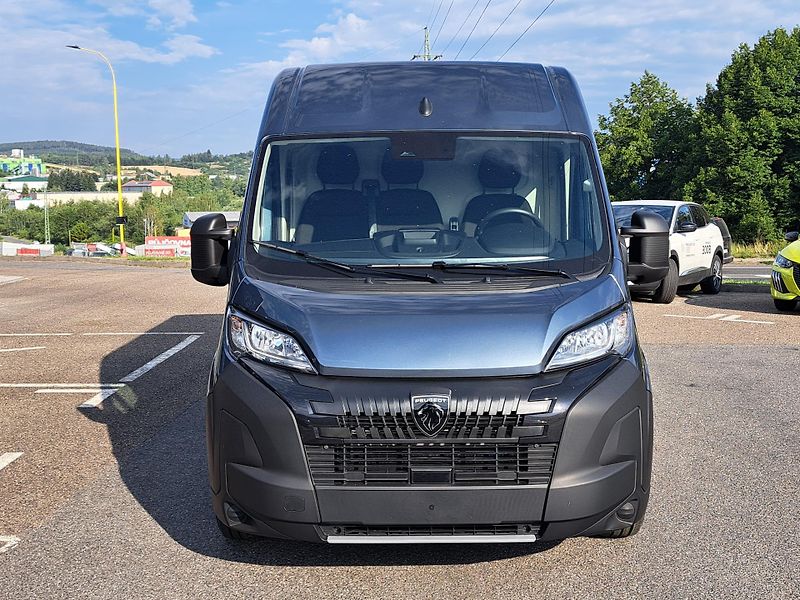 Peugeot Boxer (2026)  Furgon 3000 L2H2 BlueHDi 120k - fotka 7 z 14