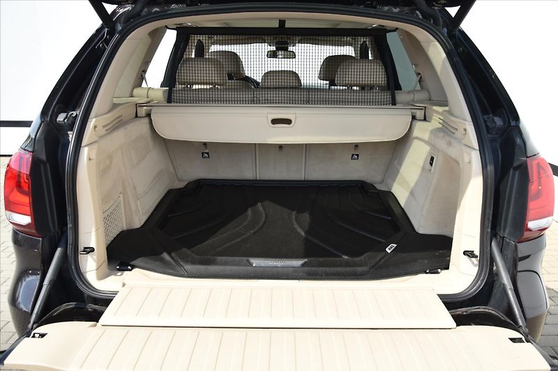 BMW X5 xDrive 40d 230kW PANORAMA - fotka 12 z 26