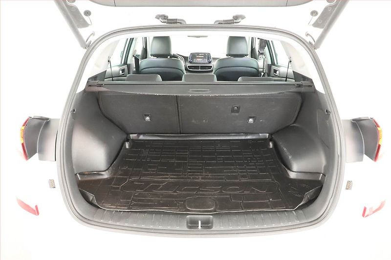 Hyundai Tucson (2019) 2.0 CRDi, 4X4, Automat, Kůže - fotka 18 z 19