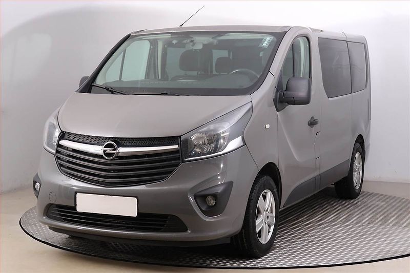 Opel Vivaro (2016) 1.6 BiCDTI, Bus, 8Míst, ČR - fotka 2 z 16