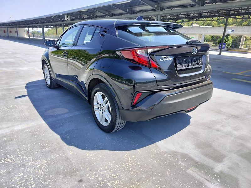 Toyota C-HR 1.8 Hybrid - fotka 5 z 27