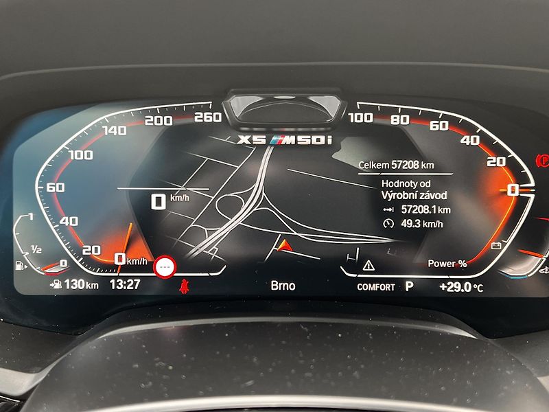 BMW X5 M50i Individual VZDUCH - fotka 22 z 31