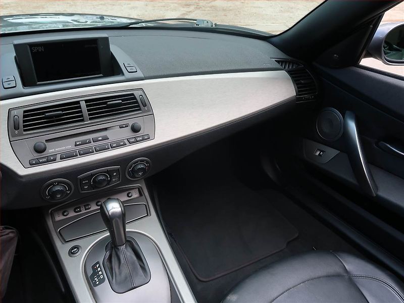 BMW Z4 (2003) 3.0i, Automat, Kůže, Bi-Xenony - fotka 8 z 23