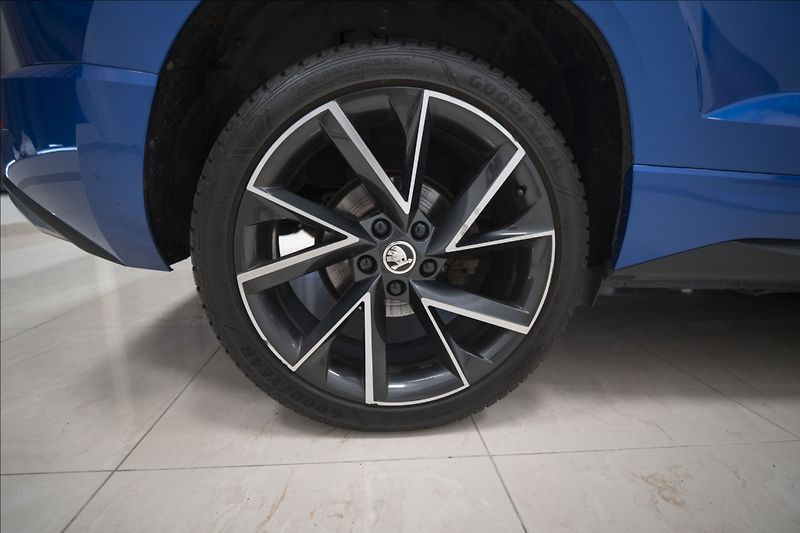Škoda Karoq 2,0 TDI DSG 4x4 SPORTLINE ČR - fotka 41 z 41