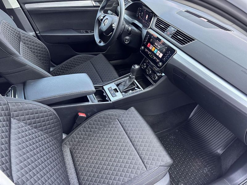 Škoda Superb (2023) Combi 2.0 TDI DSG Ambition - fotka 9 z 33