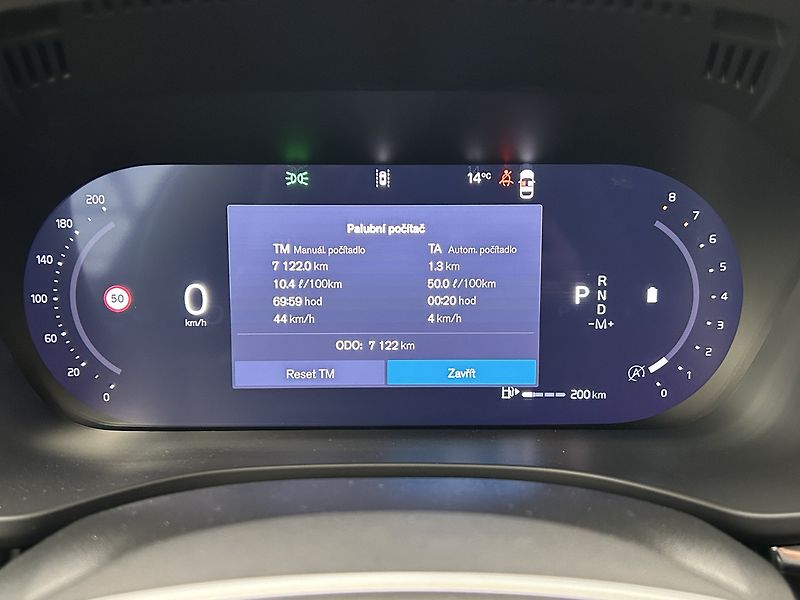 Volvo XC60 2.0 B5 4x4 PLUS DARK - fotka 18 z 30