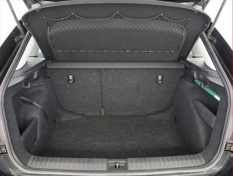 Škoda Kamiq (2023) Ambition Plus 1.0 TSI, ČR - fotka 18 z 19