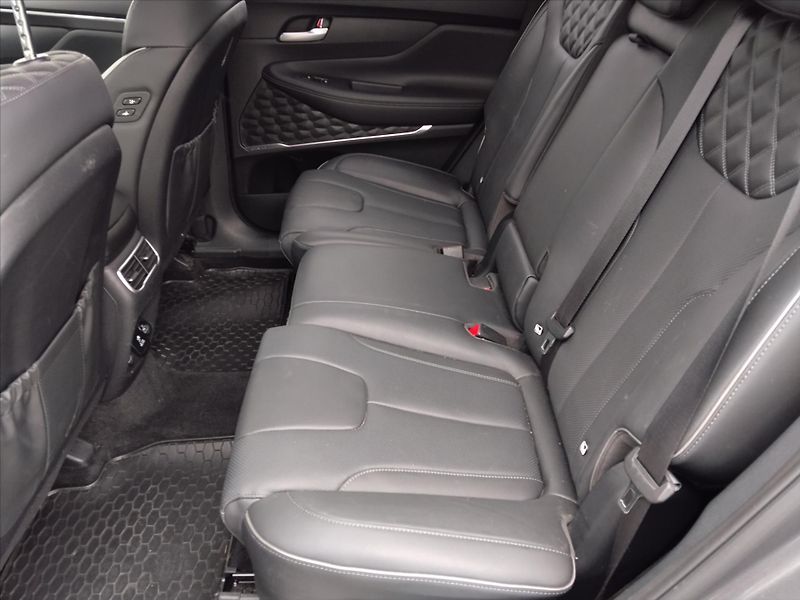 Hyundai Santa Fe 2,2   STYLE  142kW  4WD HeadUp - fotka 21 z 36