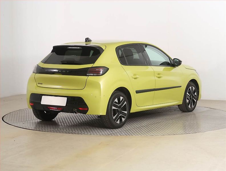 Peugeot 208 (2024) Allure 1.2 PureTech - fotka 5 z 18