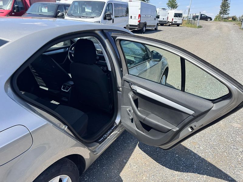 Škoda Octavia 1.6TDi,klima,nové v ČR - fotka 13 z 37
