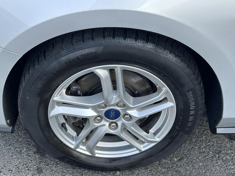 Ford Focus (2021) KOMBI 1.0/74kW * 1.Maj *LED*  - fotka 36 z 39