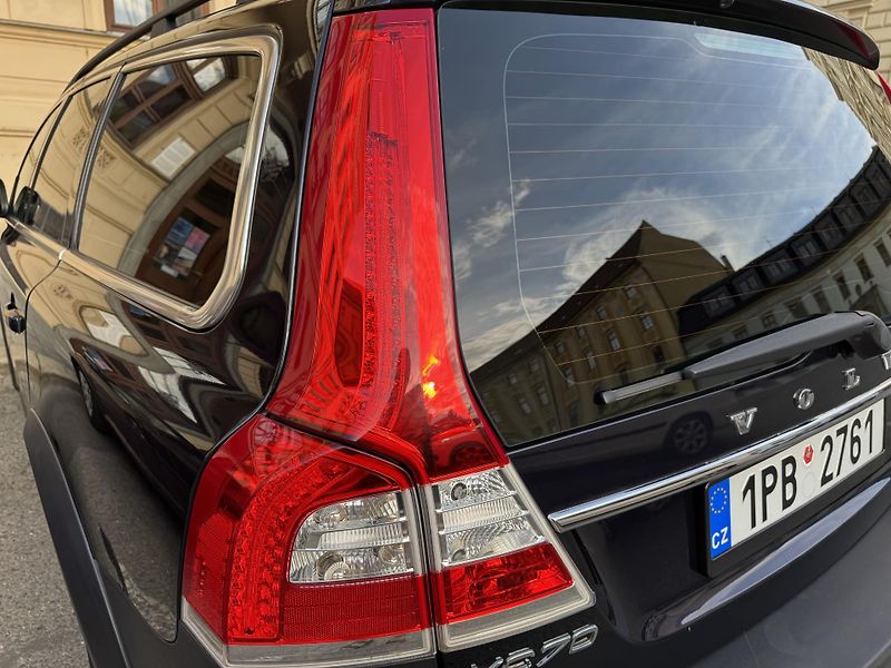 Volvo XC70 D5 SUMMUM 4x4 TAŽNÉ  - fotka 40 z 45