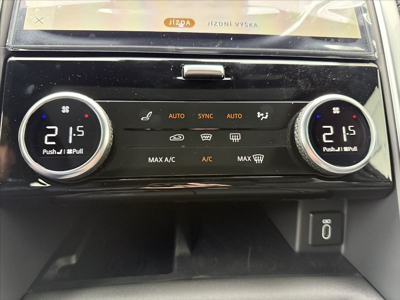 Land Rover Discovery (2026) 3,0 DYNAMIC SE D250 - fotka 24 z 33
