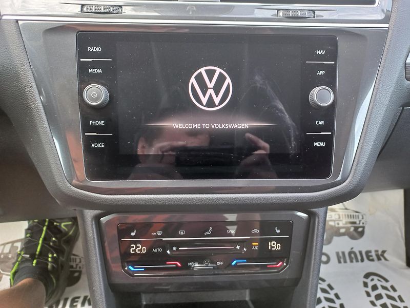 Volkswagen Tiguan (2023) 2.0TDi 110kW 4x4 DSG ČR DPH  - fotka 19 z 23