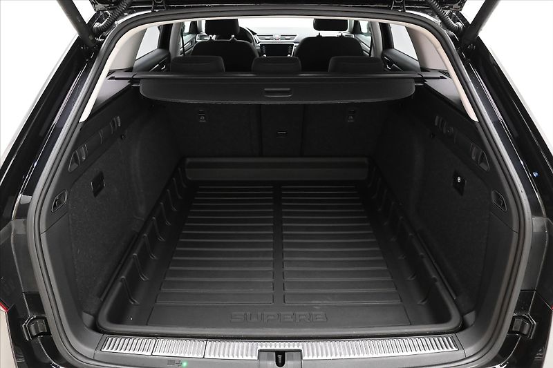 Škoda Superb 2,0 TDI 147KW DSG STYLE Záruka - fotka 10 z 33