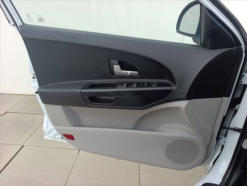 Kia Ceed 1,6 CVVT Aut. klimatizace ČR - fotka 12 z 28