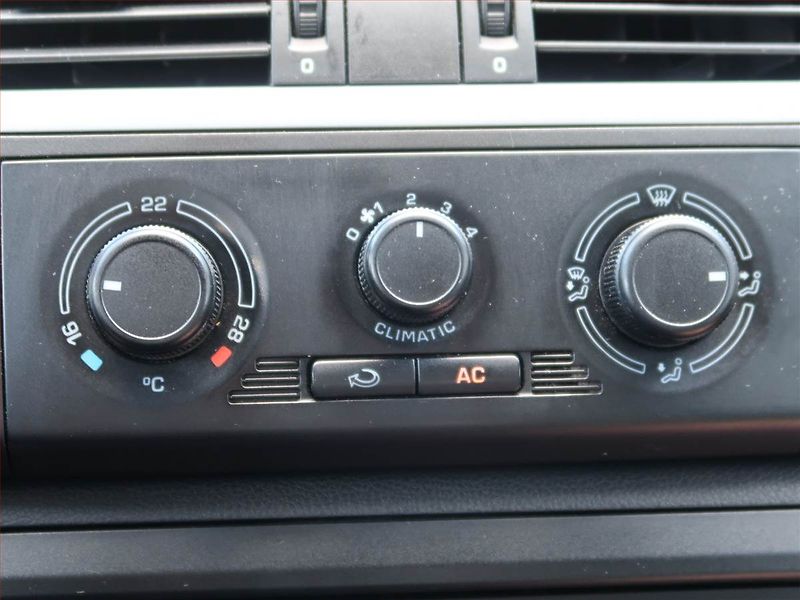 Škoda Fabia (2009) 1.2 12V, nová STK, rezervace - fotka 16 z 17