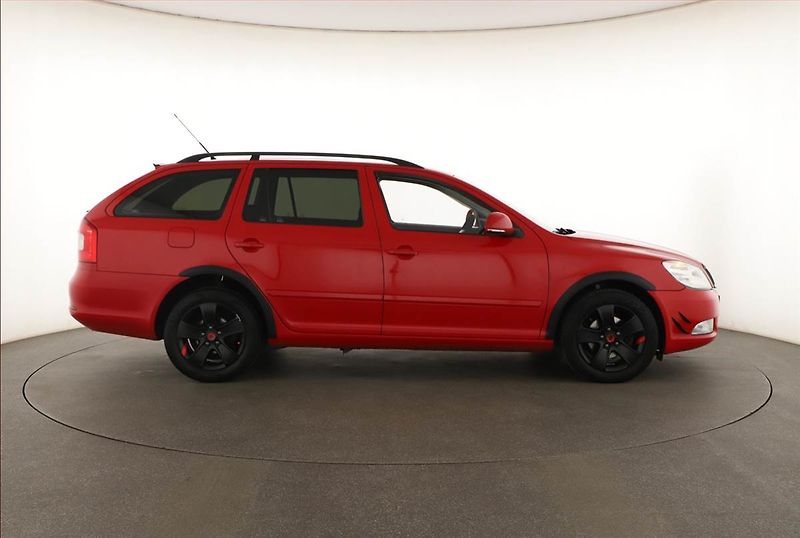 Škoda Octavia (2011) 1.6 TDI, po STK, Tažné - fotka 6 z 15