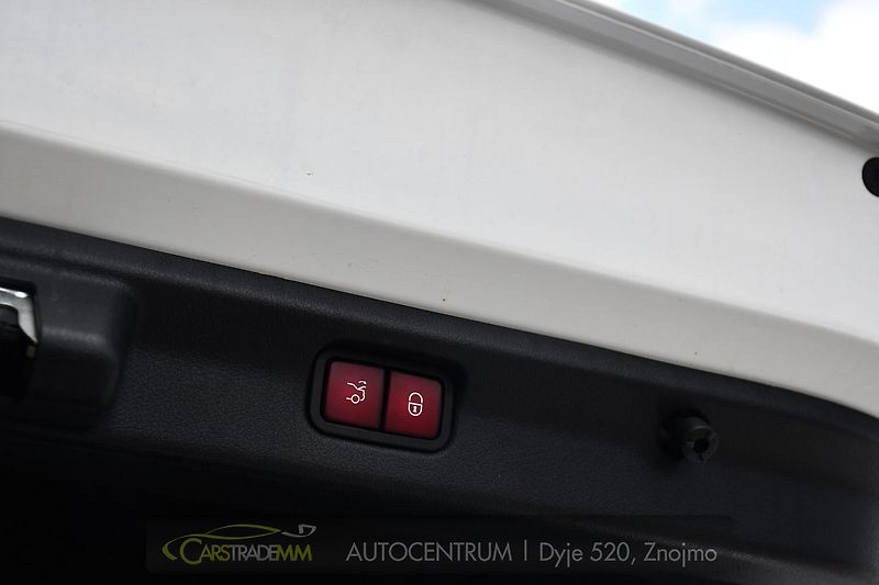 Mercedes-Benz EQE 350+ AMG - fotka 50 z 56