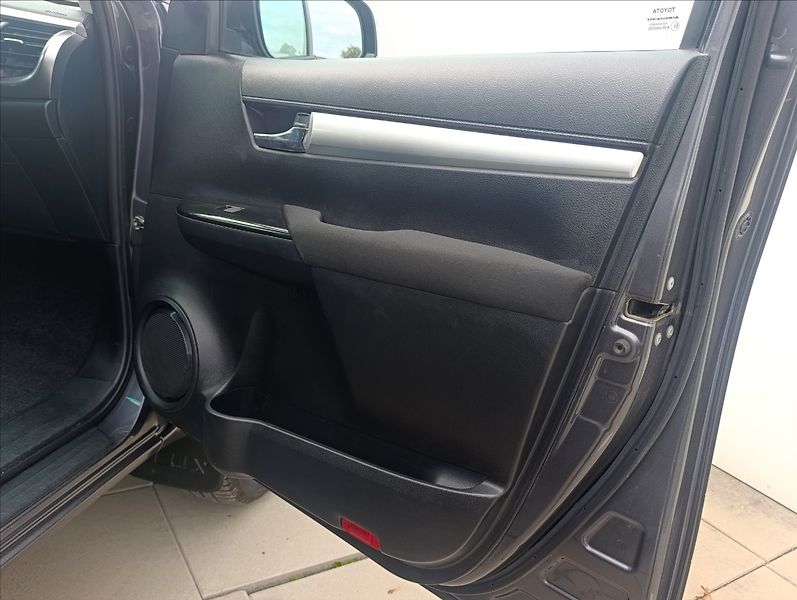 Toyota Hilux 2,4 D-4D Kamera Tažné 1maj. ČR - fotka 36 z 43
