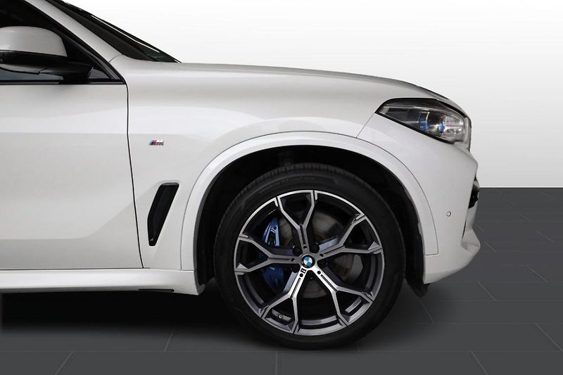 BMW X5 xDrive30d - fotka 10 z 30