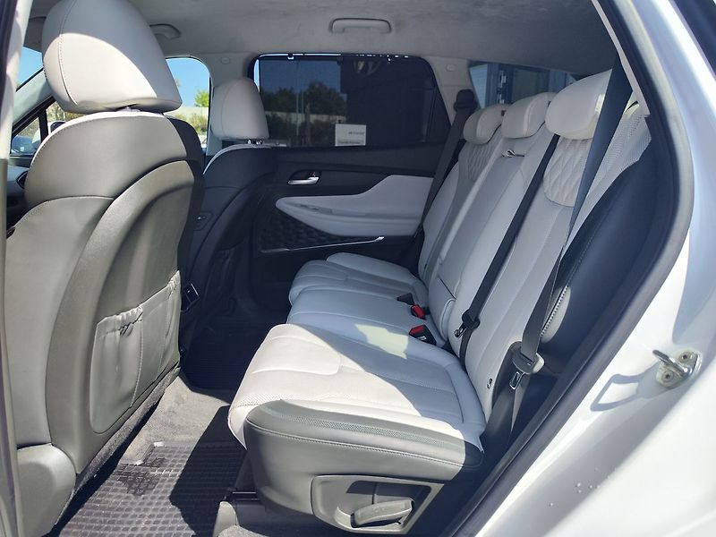 Hyundai Santa Fe 2.2 CRDI/142kW Luxury DCT 4x4 - fotka 16 z 41
