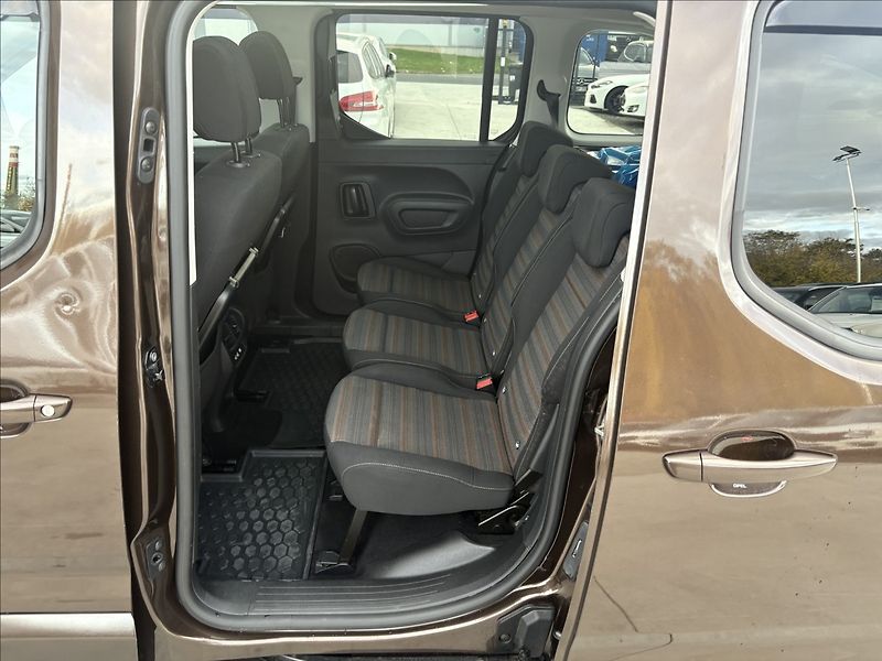 Opel Combo 1,2 i 81 KW LIFE PANORAMA CZ - fotka 21 z 30