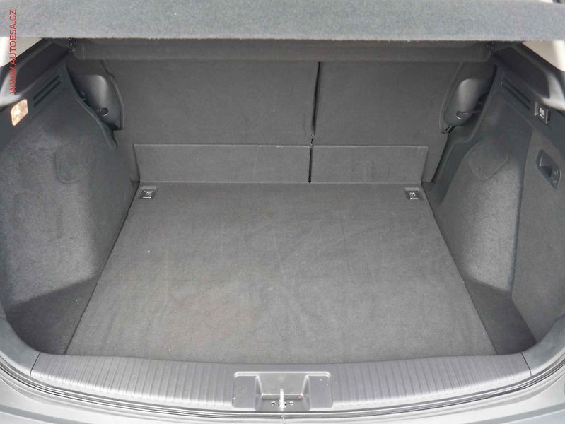 Honda HR-V (2017) 1.5i-VTEC CVT, 2.maj,ČR - fotka 7 z 20