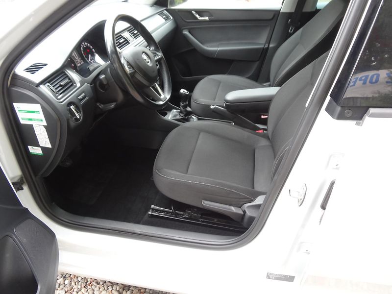 Škoda Rapid 1.2TSi 2xlitá kola zim.+let.pn - fotka 4 z 9