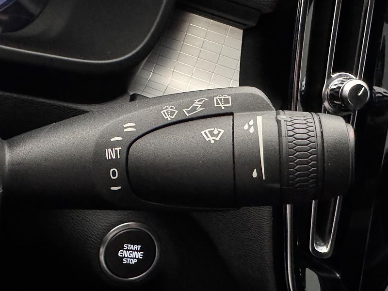 Volvo XC40 T5 AWD MOMENTUM PRO AUT - fotka 27 z 41