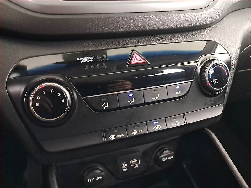 Hyundai Tucson (2017) 2.0 CRDi, 4X4, Park. senzory - fotka 15 z 18