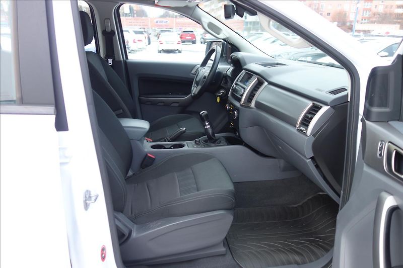 Ford Ranger 2,2 D 118KW, ČR, 2 MAJ., XLT. - fotka 11 z 31