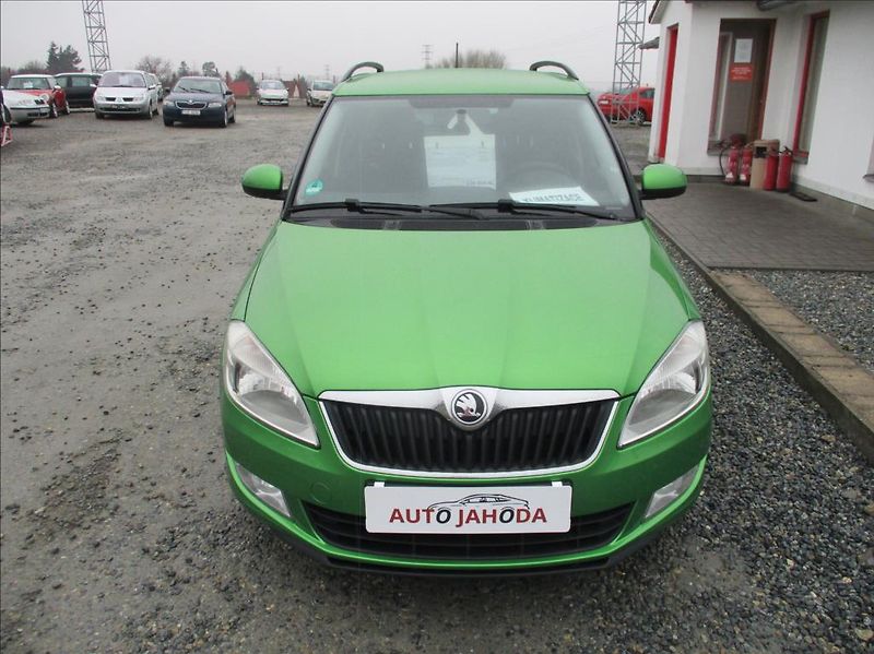 Škoda Fabia 1,2 TSI, klima, serv. kniha, - fotka 2 z 39