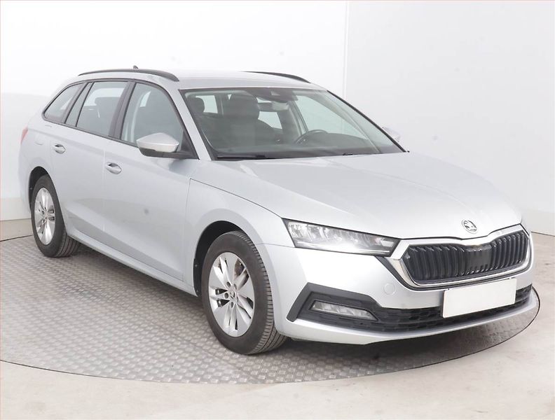 Škoda Octavia (2023) Ambition 2.0 TDI, ČR,1.maj - fotografie inzerátu