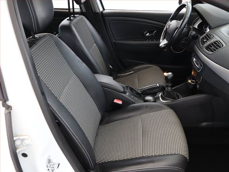 Renault Fluence (2012) 1.5 dCi, nová STK, rezervace - fotka 7 z 15