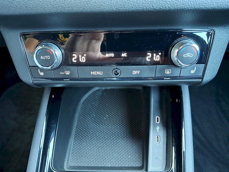 Škoda Kamiq (2021) Style DSG 1,0TSi 81kW - fotka 25 z 33