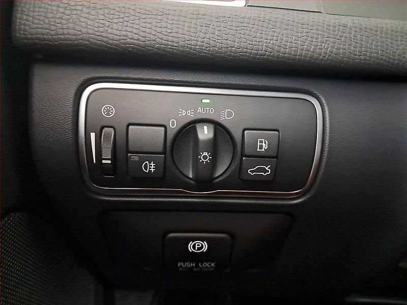 Volvo XC60 (2014) Summum T6, 4X4, Automat - fotka 18 z 19