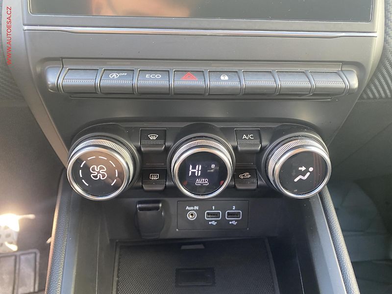 Renault Clio (2020) 1.0 TCe, RS Line, LED, navi - fotka 16 z 18