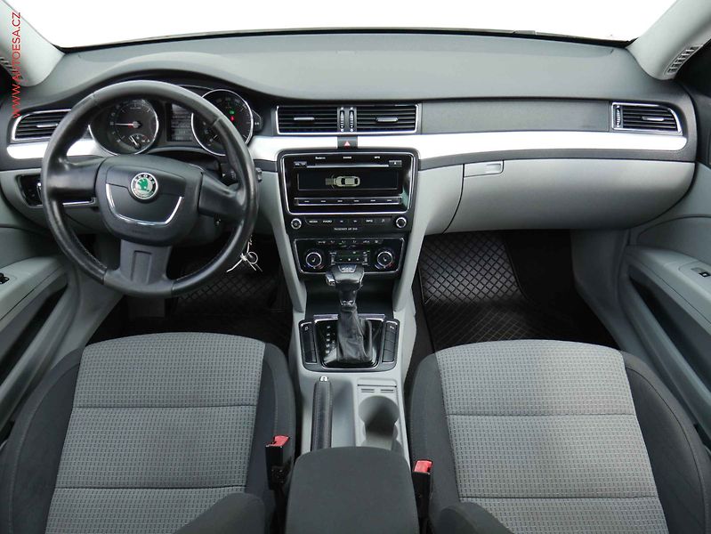 Škoda Superb (2011) 2.0TDi 4x4, ČR, DSG, bixen - fotka 8 z 18