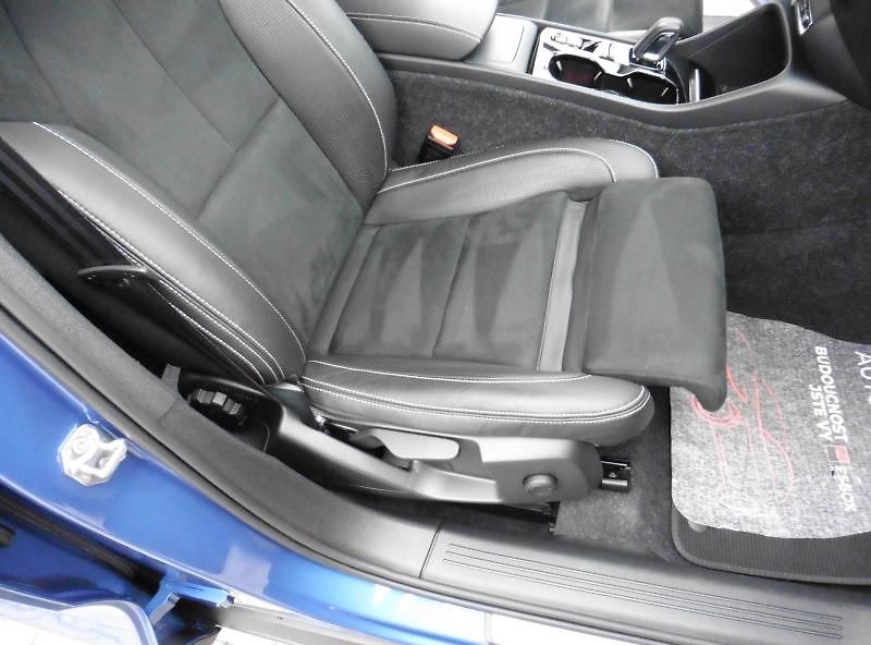 Volvo XC40 1,5 T3 R-Design 120kW A/T, nov - fotka 18 z 19