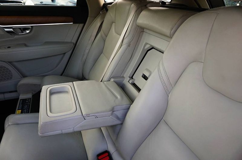 Volvo V90 (2019) INSCRIPTION POLESTAR 2,0D5 173 - fotka 28 z 60