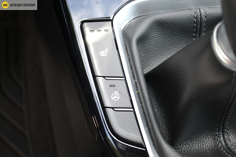 Hyundai i30 WG 1,5I MT SMART FAMILY NAVI - fotka 28 z 43