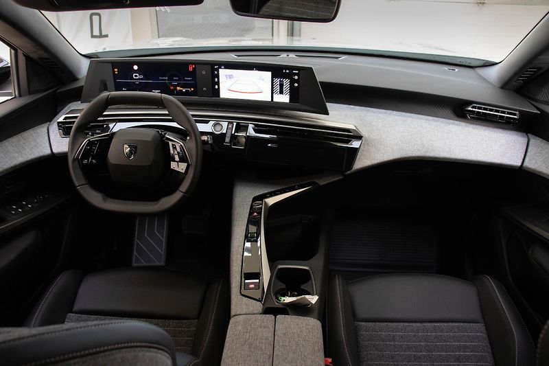 Peugeot 3008 ALLURE Hybrid 145 e-DCS6 - fotka 10 z 16